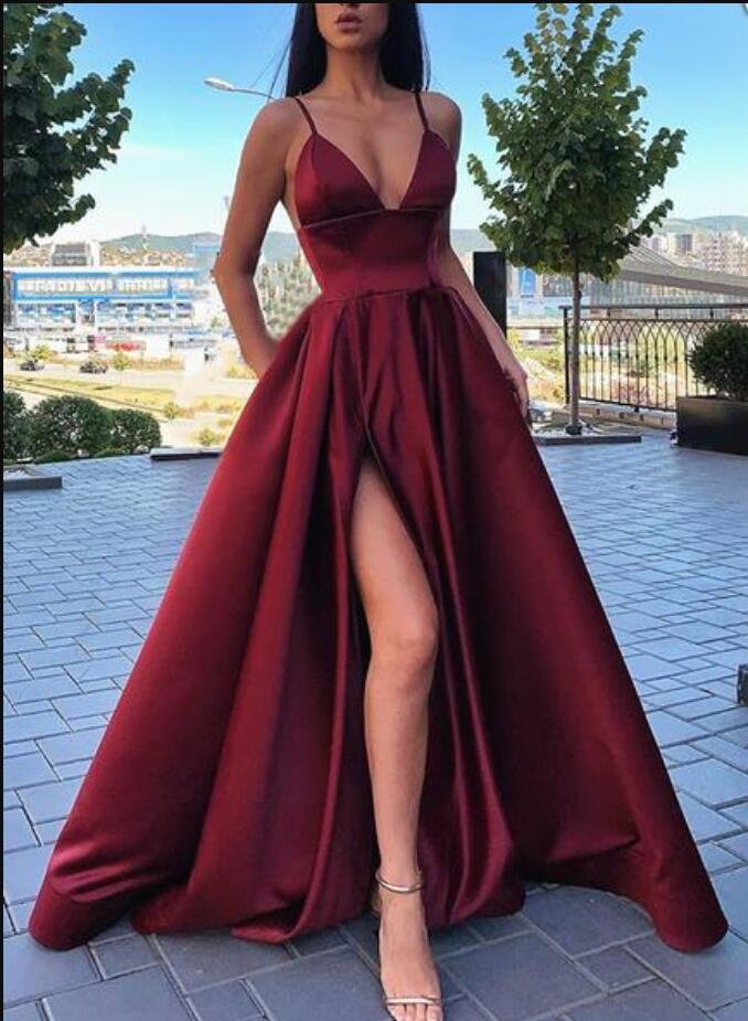 Elegante vestido de fiesta de color burdeos con bolsillos largos y escote en V y abertura PL0908
