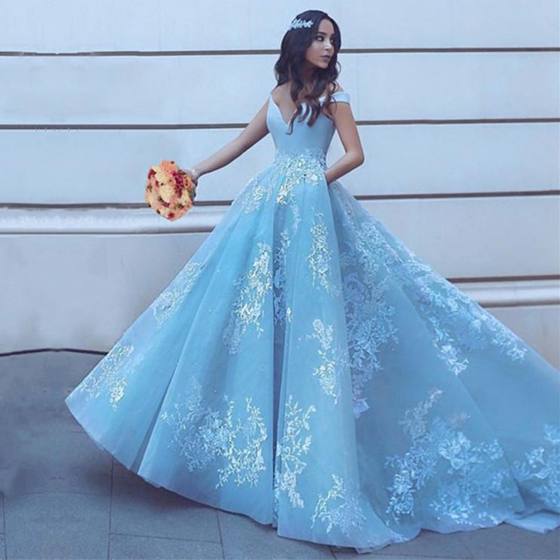 Meilleure robe de mariée bleue avec dentelle appliquée, robe de mariée trapèze, photographie 2022