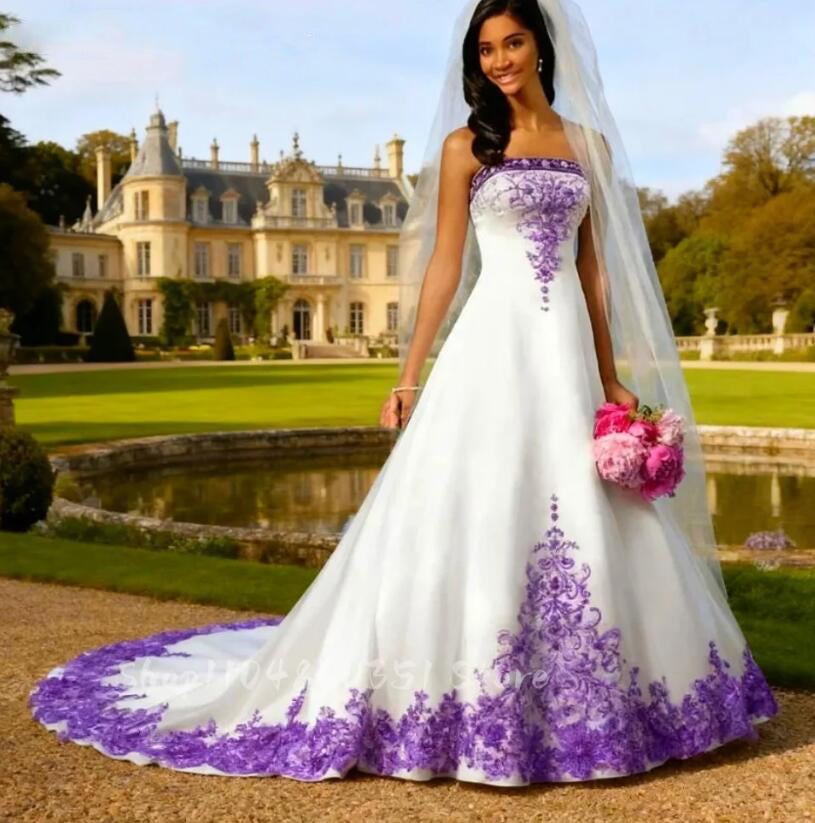 White And Purple A-Line Wedding Dress Lace Appliques Strapless Long Elegant Chic Satin Bridal Gowns Customized Vestidos De Novia