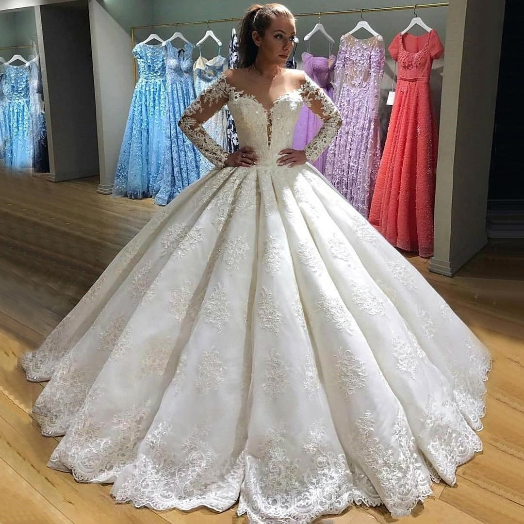 Luxury Lace Wedding Dress Princess Ball Gown White Bridal Gown with Long Sleeves WD626