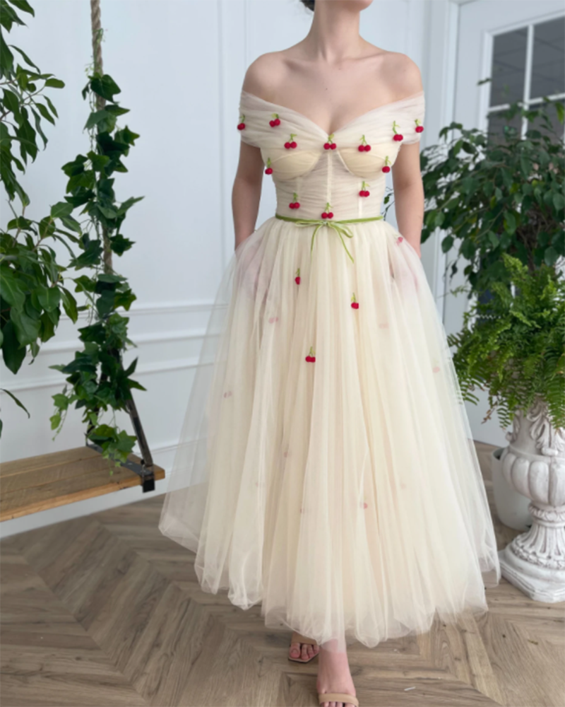 Impresionante vestido de fiesta de estilo cottagecore en color beige con hombros descubiertos y largo en verde azulado y tul rojo cereza Vestido de graduación corto PL10919 