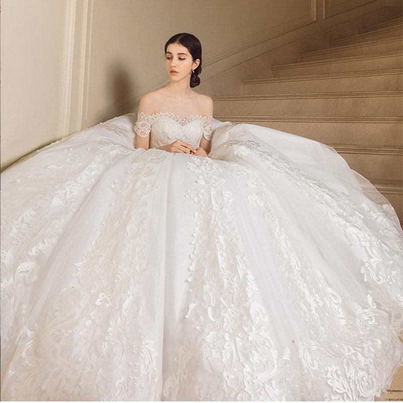 Luxury Lace Short Sleeved Off the Shoulder Wedding Dresses Ivory Ball Gown Bridal Gown