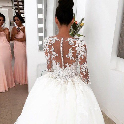 Luxury Lace Ball Gown Wedding Dress Vintage Bridal Gown with Long Sleeves WD301