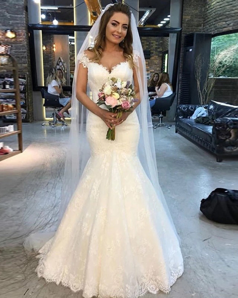 Elegante vestido de novia estilo sirena con encaje color marfil y hombros descubiertos WD11022 