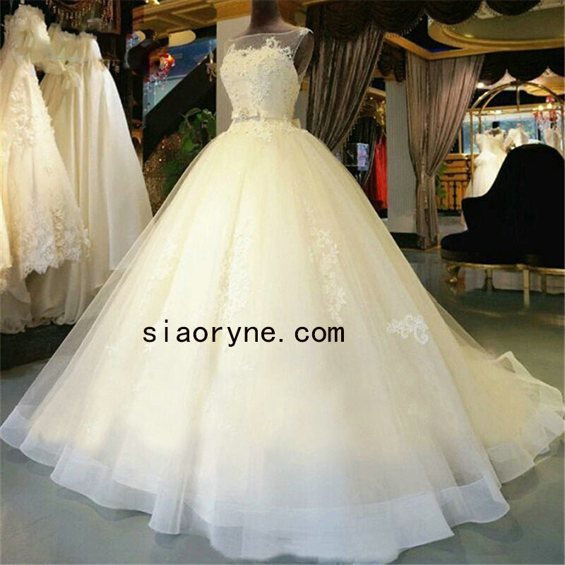 Luxury Country Train Scoop Neck Lace Appliqued Ball Gown Bridal Dress Princess Wedding Dress with Belt