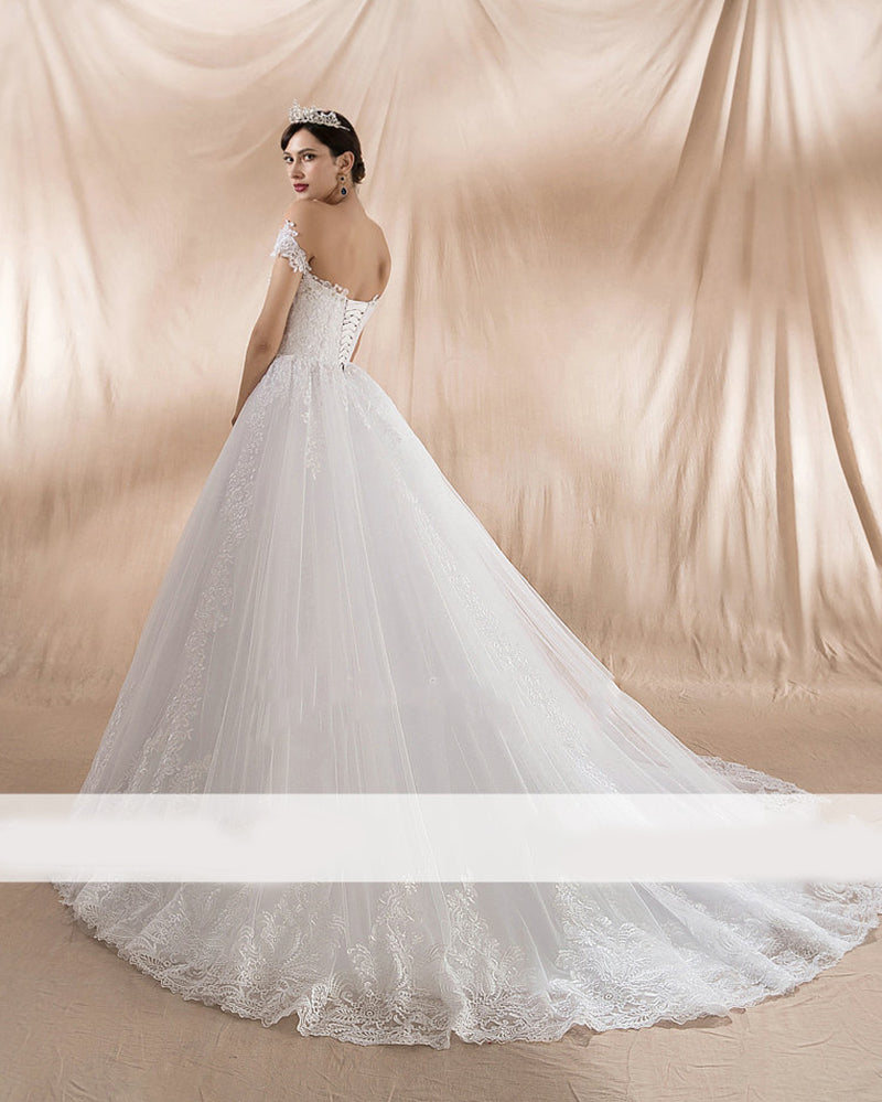 Romantic Ball Gown Bride Gowns Scoop Neck Vintage Lace Wedding Dresses 2020 with Beading Belt WD0517