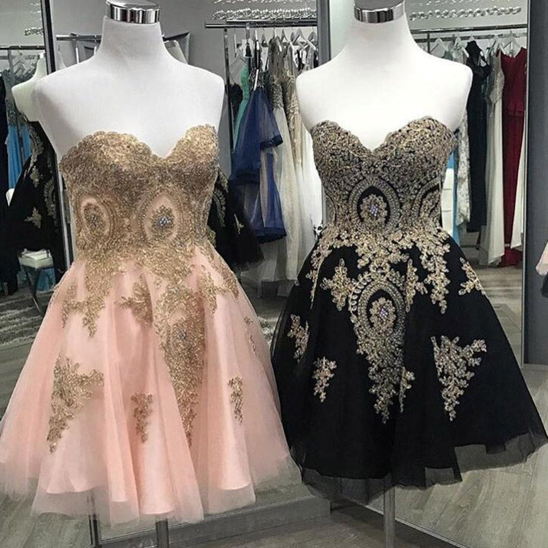 LP02147 Vestido corto de fiesta con escote corazón y encaje dorado