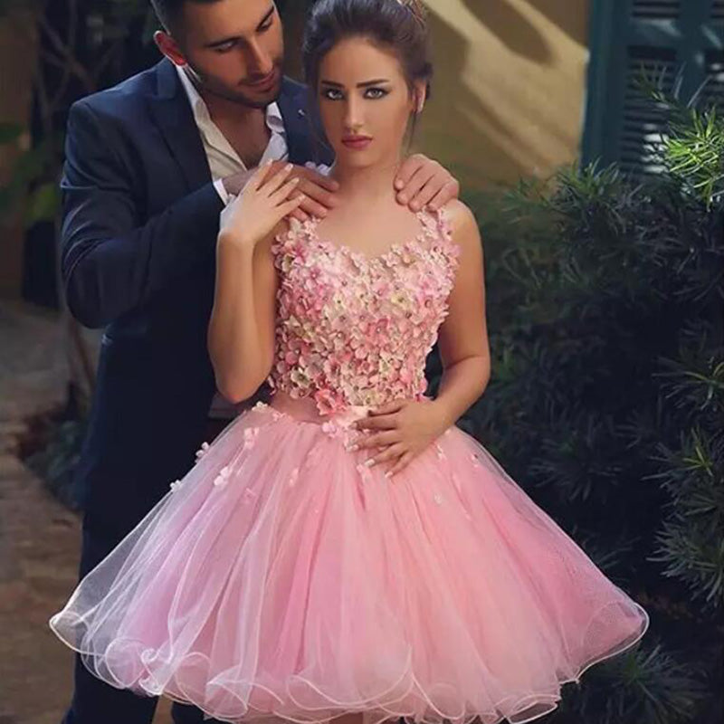 Vestido de fiesta corto rosa con cuello halter y flores hechas a mano para la fiesta de bienvenida 2018, vestido de cóctel SP5530 