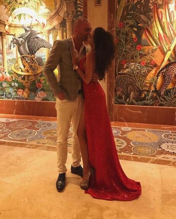 2020 red Bling Bling Spaghetti Straps Sequin Prom Dress Sexy Split Evening Gowns,sexy party gown sequins