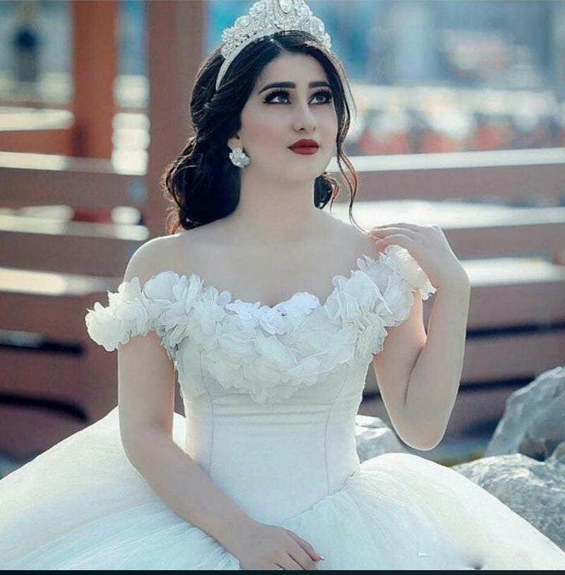 Amazing Off the Shoulder Ivory Wedding dresses With Handmade Flowers Princess Ball Gown Bridal Dresses