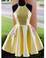 Lovely Embroidery Yellow Halter Short Cocktail Dress Short Evening Gowns For Girls ,Homecoming Dress 2020