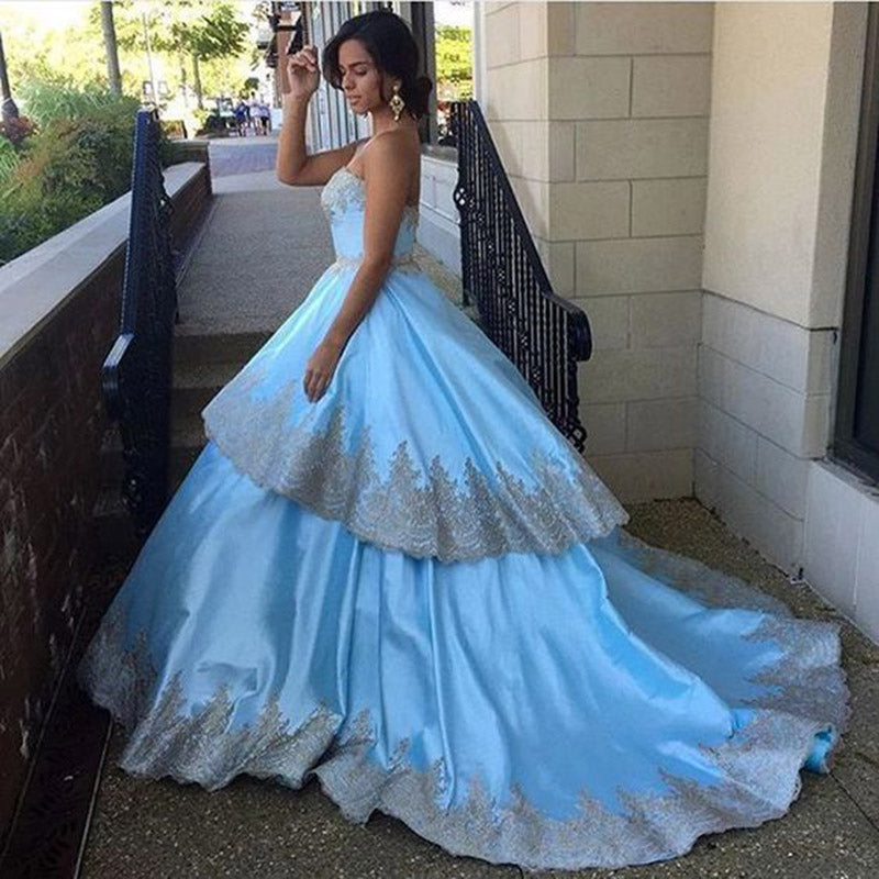 WD894 Vestido de novia de encaje con apliques dorados y satén con escote en forma de corazón Vestido de novia azul princesa 